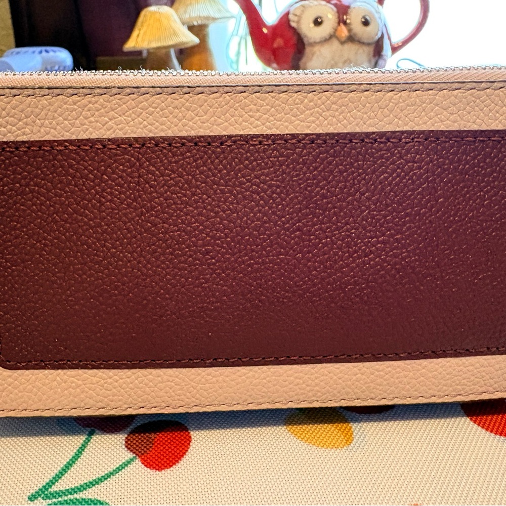 Kate Spade Maroon and Beige Crossbody NWOT - Picture 3 of 11